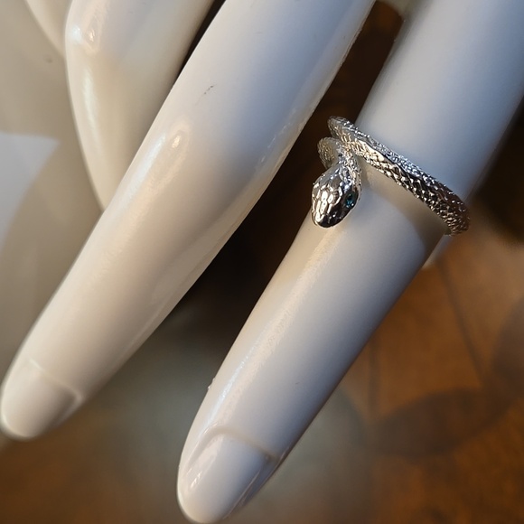 2-Piece Snake Ring Set – Adjustable & Stylish - Picture 7 of 9